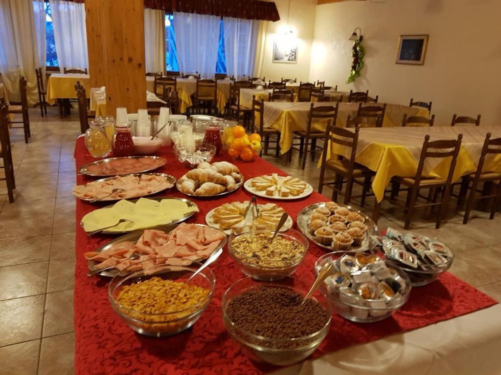 Royal Hotel Paolino Cavareno Ngoại thất bức ảnh
