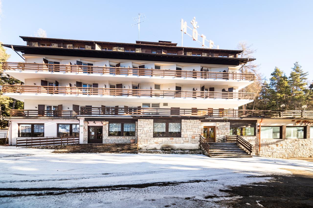 Royal Hotel Paolino Cavareno Ngoại thất bức ảnh