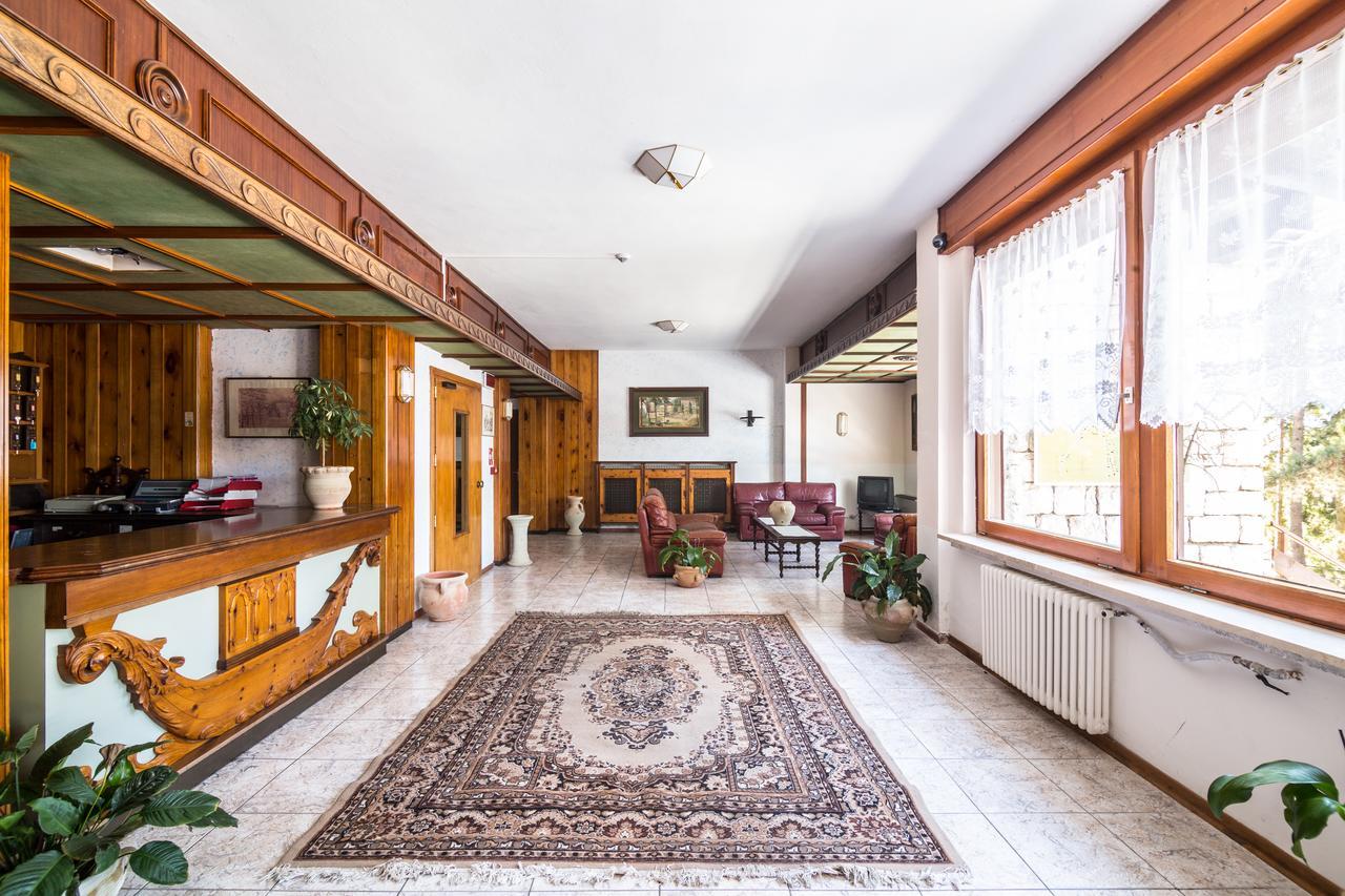 Royal Hotel Paolino Cavareno Ngoại thất bức ảnh